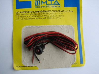 Vilkkuva punainen led 12V
