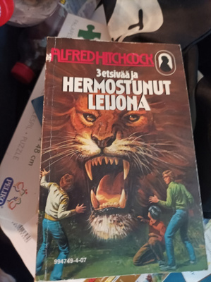 Hitchcock 3 etsivää ja hermostunut leijona