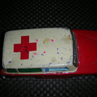 vanha peltiauto ambulanssi - pikkukuva 3