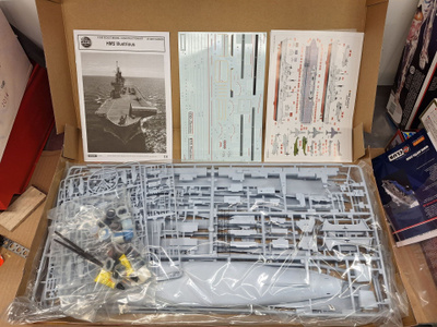 Airfix HMS Illustrious 1:350 Model Set - A50059