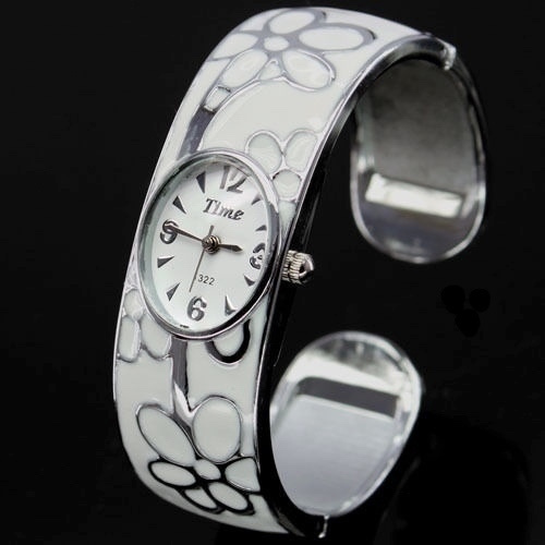104 .. Women's Ladies Numeral Show Quartz .. Rannekello