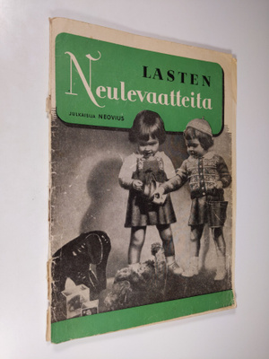 Lasten neulevaatteita