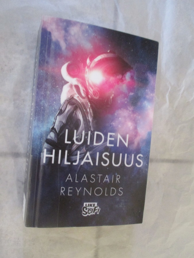 ALASTAIR REYNOLDS - luiden hiljaisuus