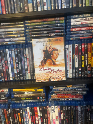 Tanssii susien kanssa (1990) Kevin Costner