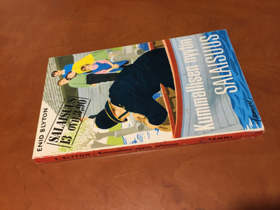 ENID BLYTON KUMMALLISEN NYYTIN SALAISUUS HYVÄ