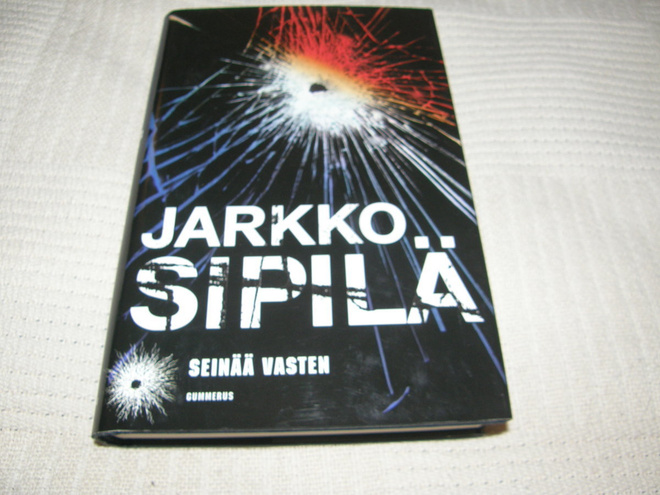 Jarkko Sipilä Seinää vasten   -sid
