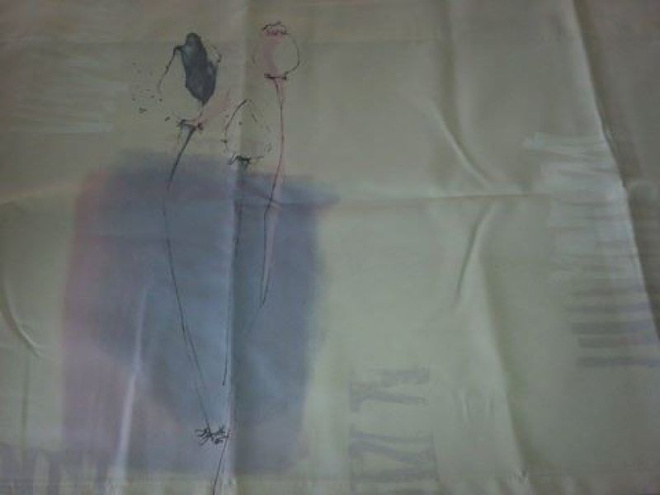 Vaalea utuinen verho kappa noin 53x268cm