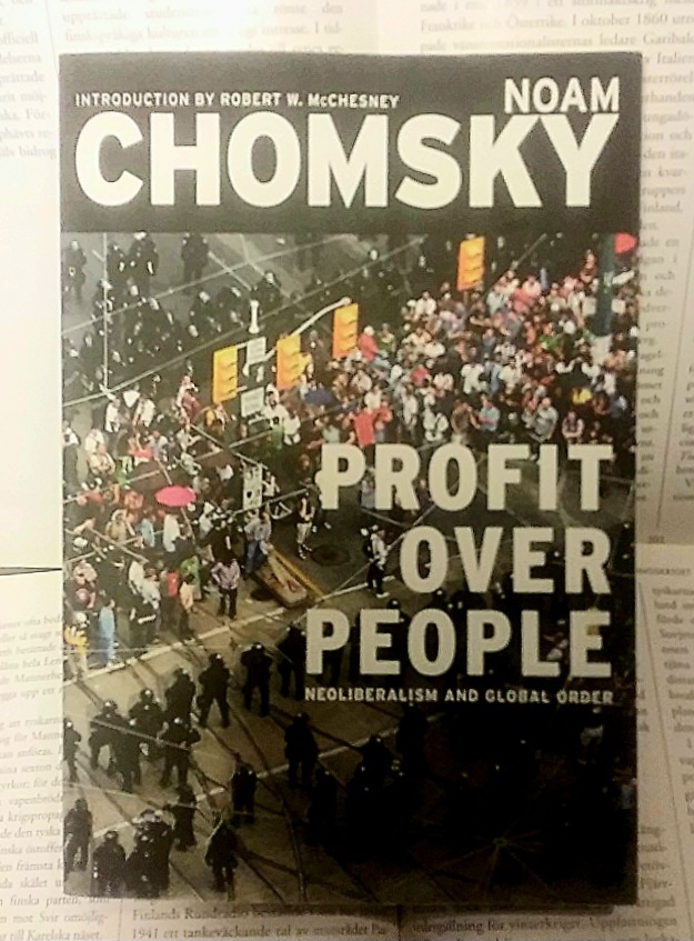 Noam Chomsky - Profit over People (softcover)