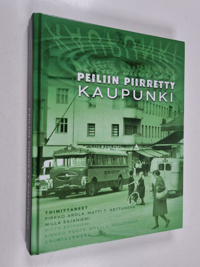 Peiliin piirretty kaupunki