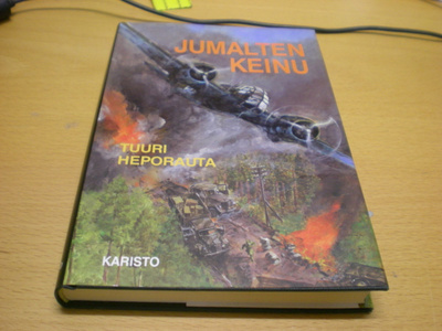 Tuuri Heporauta: Jumalten keinu - Lentomestari Osmo "Otso" R