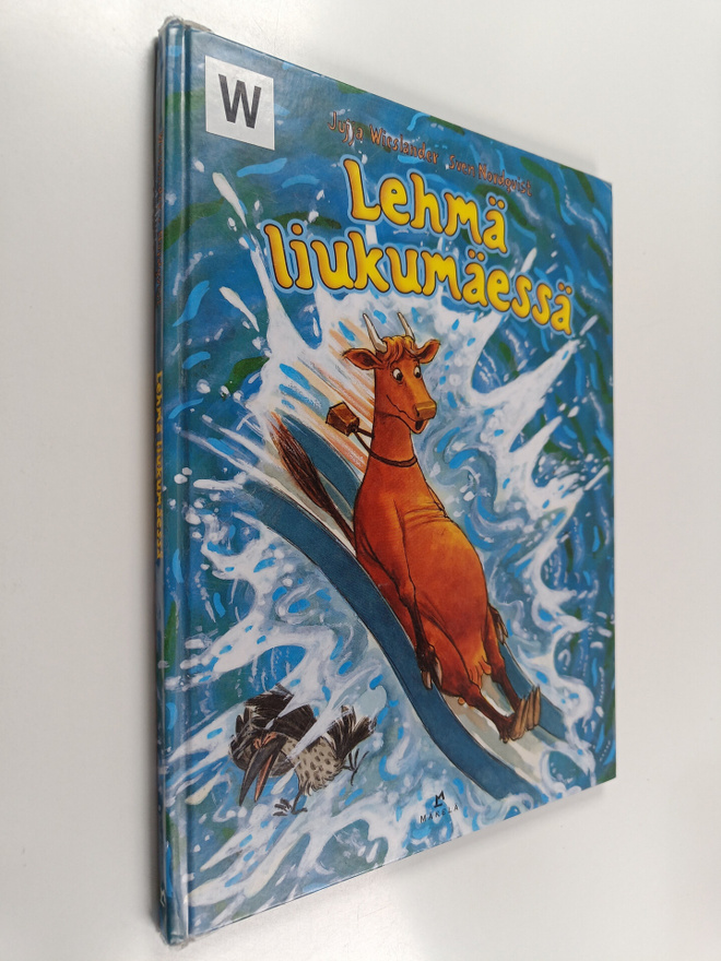 Jujja Wieslander ym. : Lehmä liukumäessä