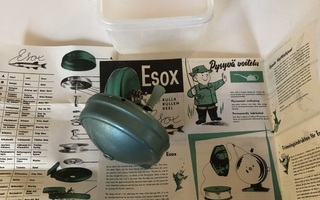Suomalainen Esox kela laatikolla ja  paperit.