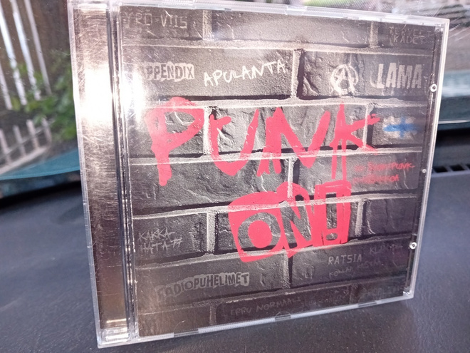 CD : PUNK ON ! ( SIS POSTIKULU )