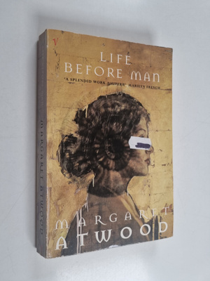 Margaret Atwood : Life before man