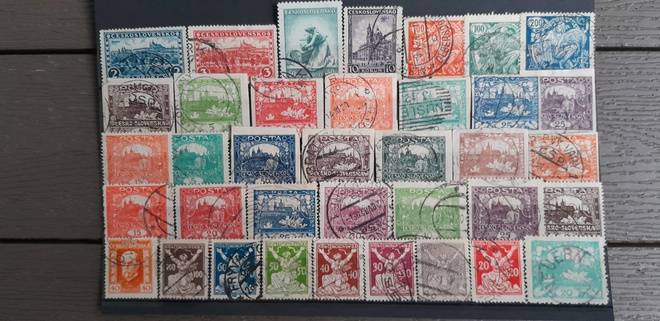 TSEKKOSLOVAKIA VANHAA LEIMATTUJA postimerkkejä 37 kpl