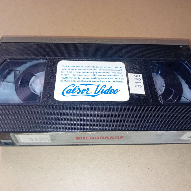 VHS MIEHUUSKOE ( EI KOPPAA ) SIS POSTIKULU