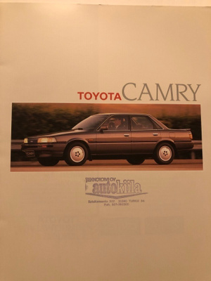 Myyntiesite Toyota Camry - 1988