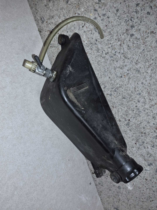 Tunturi tai muu vanha mopon tankki