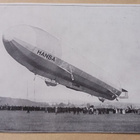 Zeppelin-ilmalaiva "Hansa" nousussa, väkeä katsomassa, ei p. - pikkukuva 1