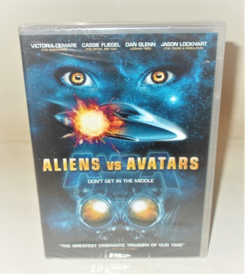 ALIENS VS AVATARS (UUSI)