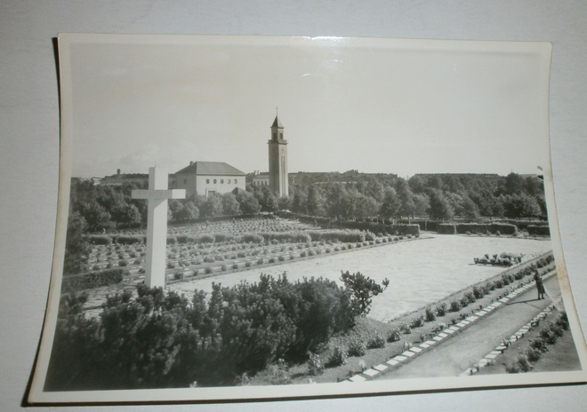 Helsinki, Hietaniemi, Sankarihaudat, mv valokuvapk, ei p.