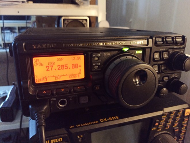 yaesu ft-897d  HF/VHF/UHF transceiver amatööriradio