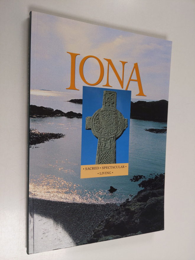 Alastair De Watteville : The Isle of Iona : Sacred, Spect...