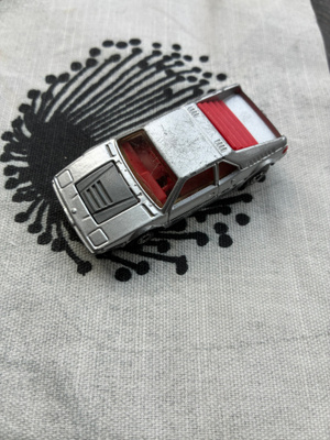 BMW vanha pikkuauto n 1/64