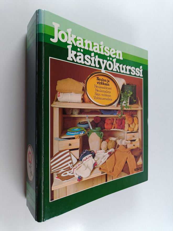 Jokanaisen käsityökurssi : neulon ja virkkaan