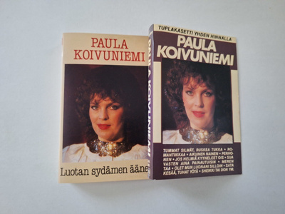 2 x PAULA KOIVUNIEMI Kansipaperit c-kasettiin