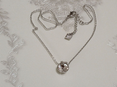 Swarovski Bella V, Rhodium Plated Crystal Authenti