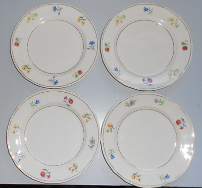 Arabia Sirkka asetit 4 kpl 17 cm
