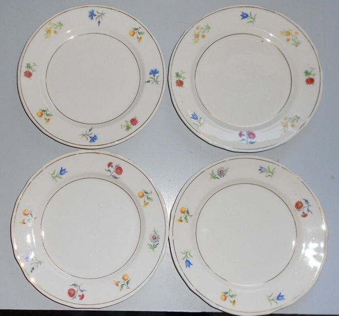 Arabia Sirkka asetit 4 kpl 17 cm