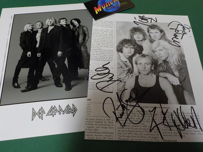 DEF LEPPARD KOKO BÄNDIN NIMMARIT + B/W KUVA