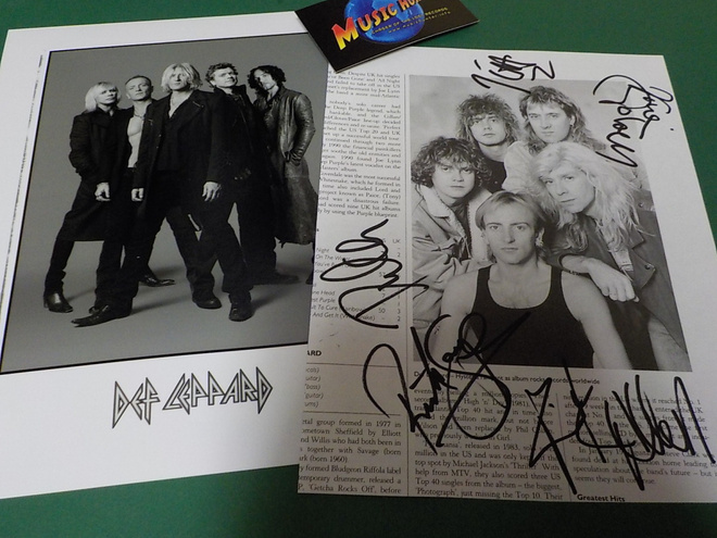 DEF LEPPARD KOKO BÄNDIN NIMMARIT + B/W KUVA