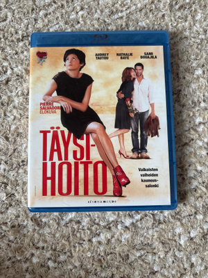 Täysihoito blu-ray de vrais mensonges