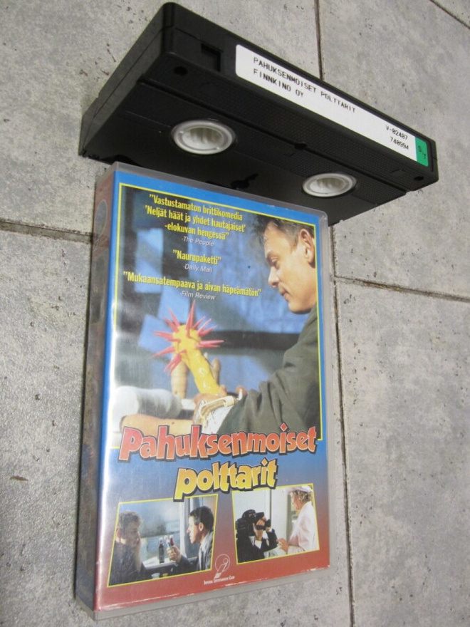 Pahuksenmoiset polttarit (1994) VHS