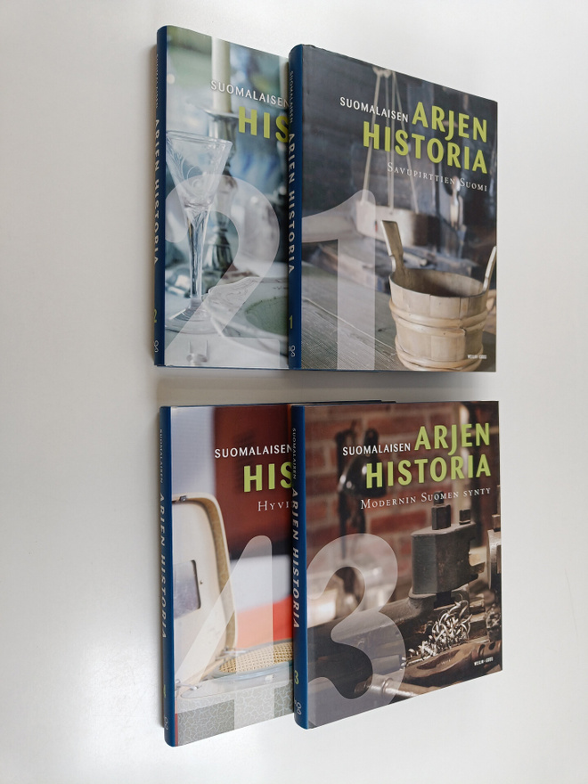 Kai Häggman : Suomalaisen arjen historia 1-4 : Savupirtti...