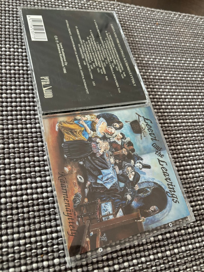Leevi and The Leavings - Käärmenäyttely CD