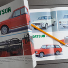 Datsun 1300 auton esite 1967 + Mainoskirje - pikkukuva 3