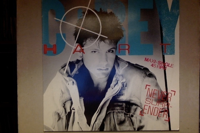 COREY HART :: NEVER SURRENDER :: VINYYLI  MAXI 12"   1985 !!