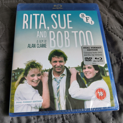 Rita, Sue and Bob Too Blu-Ray + DVD **muoveissa**