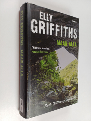Elly Griffiths : Maan alla