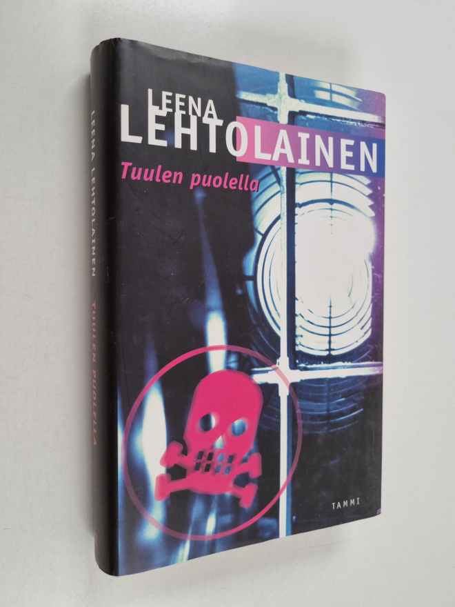 Leena Lehtolainen : Tuulen puolella