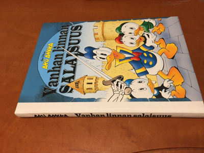 AKU ANKKA VANHAN LINNAN SALAISUUS HYVÄ