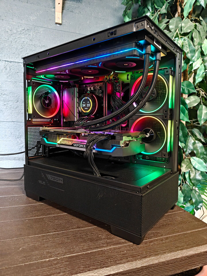 Pelitietokone (Ryzen 7500f, RTX3080, 32gb ram ddr5)