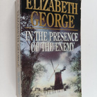 Elizabeth George : In the presence of the enemy - pikkukuva 1
