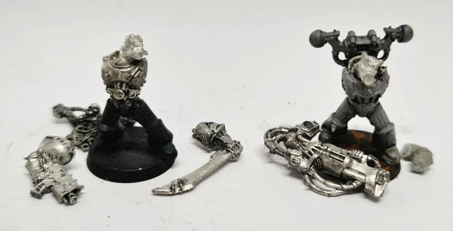 WH40K - 2kpl Chaos Plague Marines figuureita [S61]