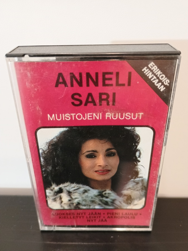 ANNELI SARI MUISTOJEN RUUSUT C-KASETTI