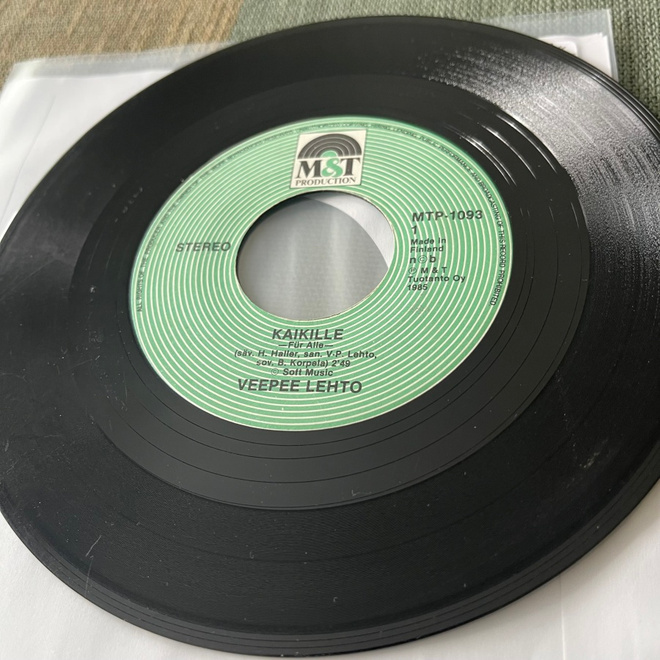 VEEPEE LEHTO: Kaikille * Komedia  *FIN 1985